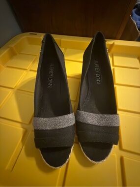 Women's Aubrey Lynn Black Peep-Toe Wedges with Silver Accent Size 7M/37 1/2